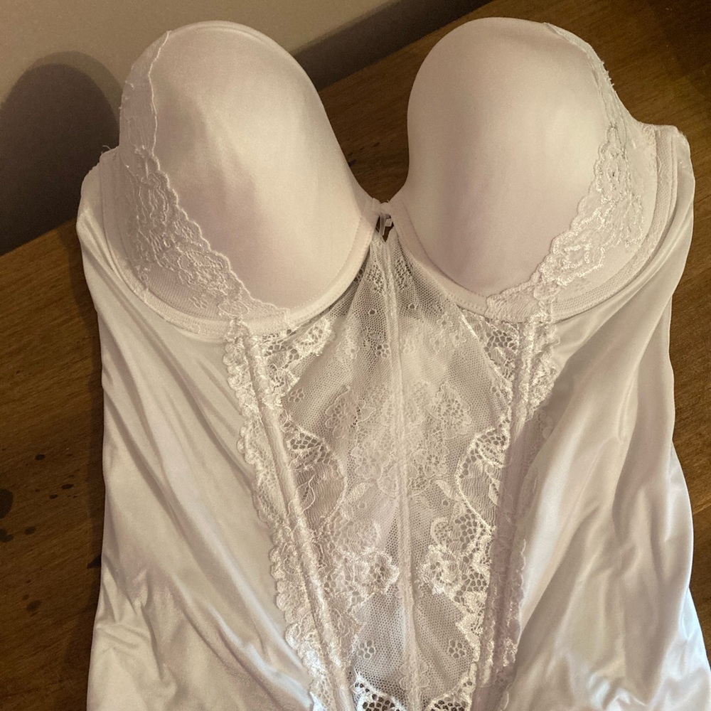 White Bustier. 38C.